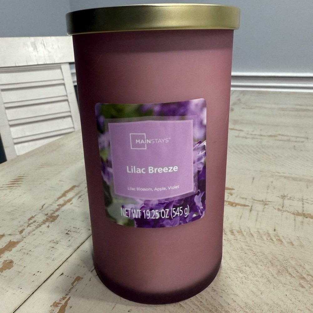 NEW MainStays Lilac Breeze Candle
